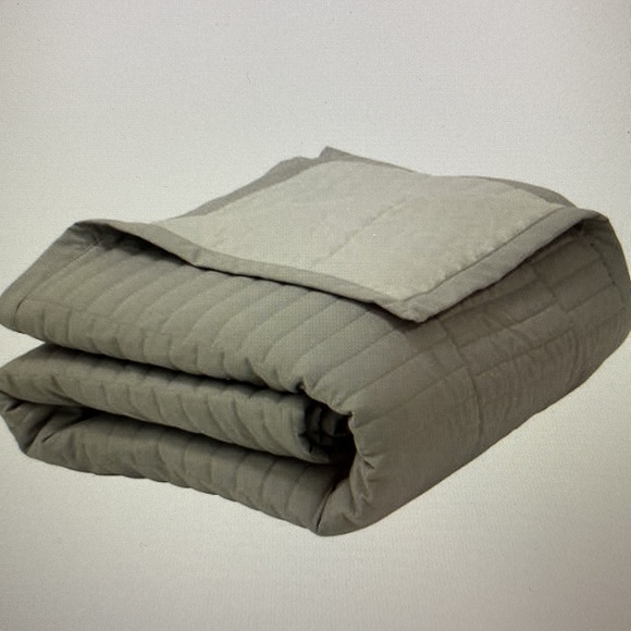 🆕 Jennifer Adams Home Codora 3 Piece Quilt Set - Picture 9 of 9